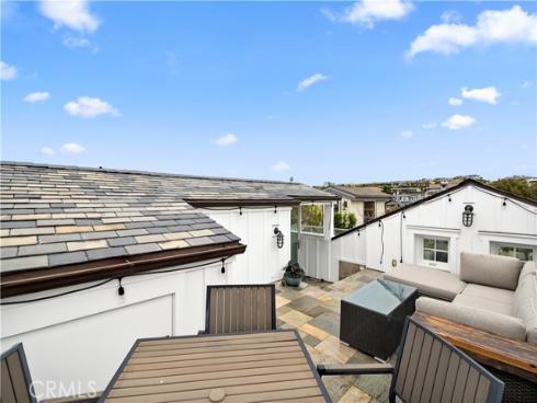 718  Poinsettia   REAR, Corona del Mar, CA