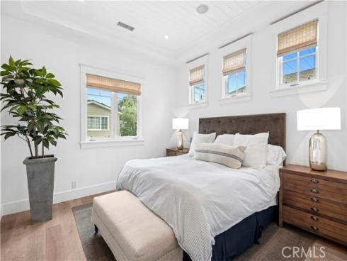 718  Poinsettia   REAR, Corona del Mar, CA