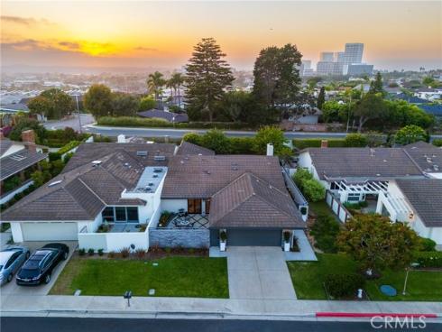 35 Beachcomber Drive, Corona del Mar, CA