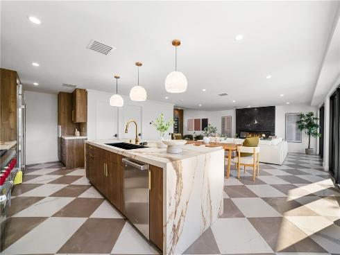 5  Curl  , Corona del Mar, CA