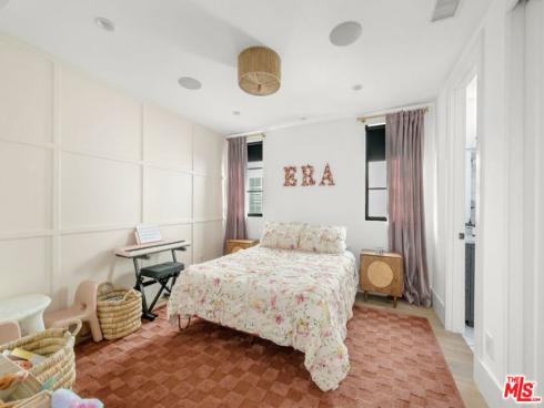 413  Marigold   Avenue, Corona del Mar, CA