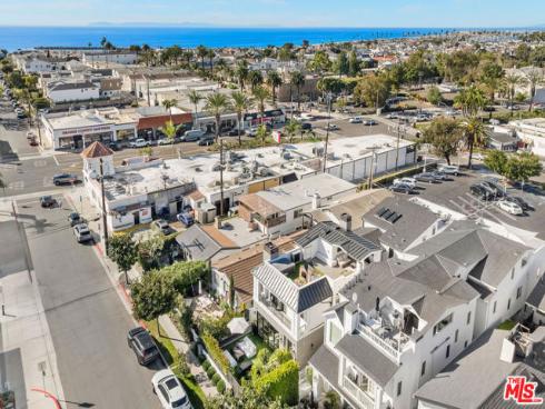 413  Marigold   Avenue, Corona del Mar, CA