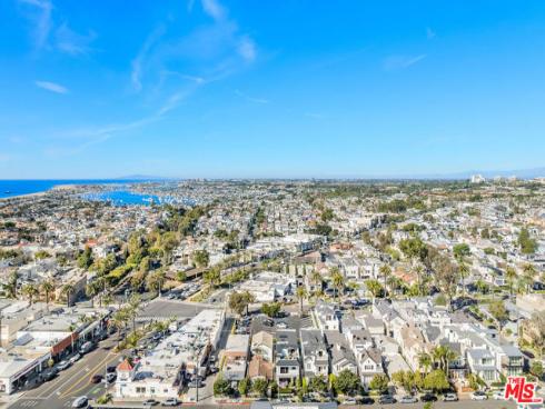 413  Marigold   Avenue, Corona del Mar, CA