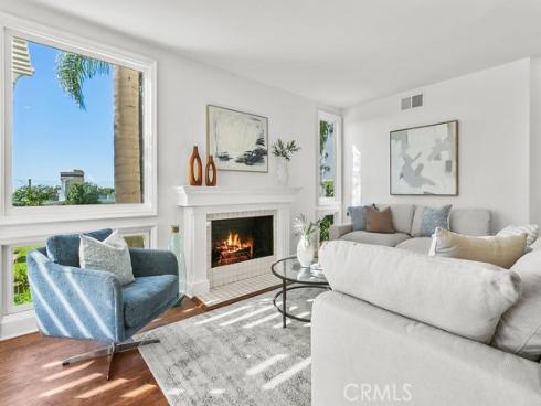 19  Harbor Pointe  , Corona del Mar, CA