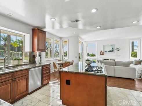 19  Harbor Pointe  , Corona del Mar, CA