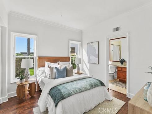 19  Harbor Pointe  , Corona del Mar, CA