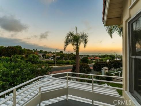 19  Harbor Pointe  , Corona del Mar, CA