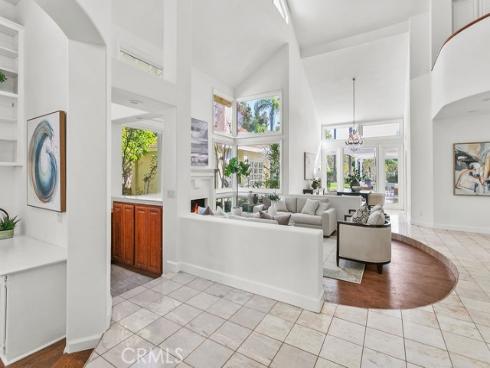 19  Harbor Pointe  , Corona del Mar, CA