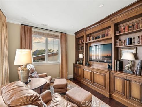 213  Jasmine  , Corona del Mar, CA
