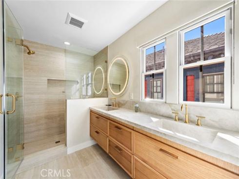 2534  Bungalow  87  Place, Corona del Mar, CA