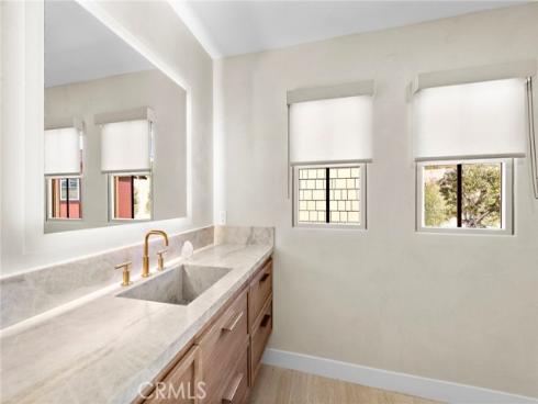 2534  Bungalow  87  Place, Corona del Mar, CA