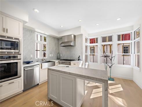 2534  Bungalow  87  Place, Corona del Mar, CA