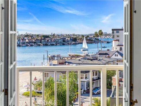 2727  Ocean   Boulevard, Corona del Mar, CA
