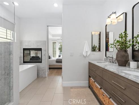 701  Poinsettia   Avenue, Corona del Mar, CA