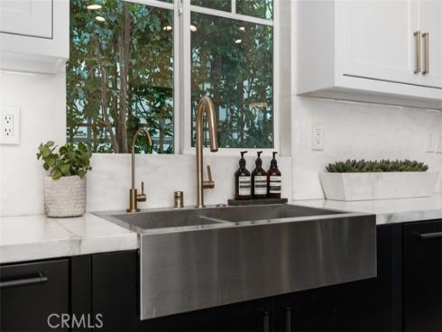 701  Poinsettia   Avenue, Corona del Mar, CA