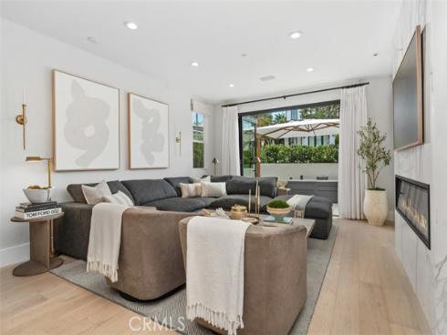 701  Poinsettia   Avenue, Corona del Mar, CA