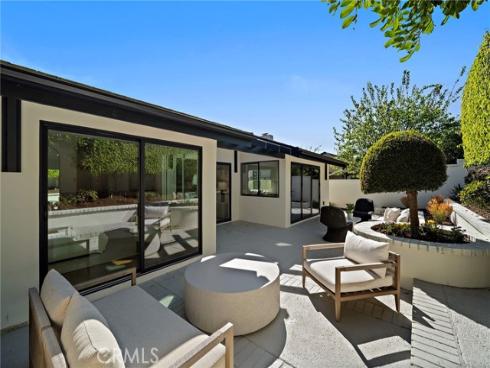 37  Beachcomber  , Corona del Mar, CA