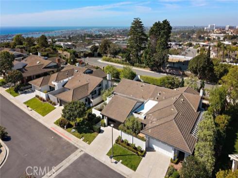 37  Beachcomber  , Corona del Mar, CA