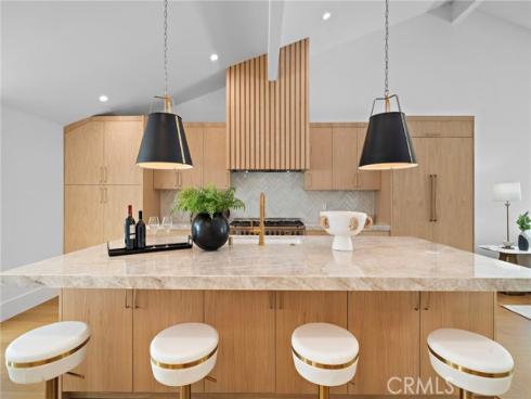 37  Beachcomber  , Corona del Mar, CA