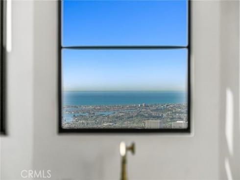 17  Muir Beach  , Corona del Mar, CA