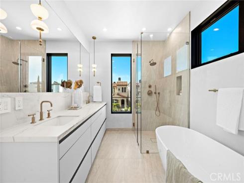 612  Begonia  , Corona del Mar, CA