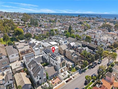 612  Begonia  , Corona del Mar, CA