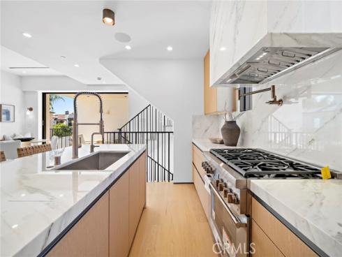 612  Begonia  1-2 , Corona del Mar, CA