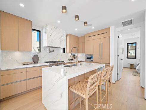 612  Begonia  , Corona del Mar, CA