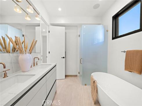 612  Begonia  , Corona del Mar, CA