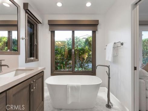 453  Seaward   Road, Corona del Mar, CA