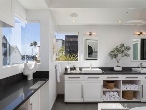 2618 Cove Street, Corona del Mar, CA