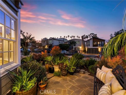 320  Heliotrope   Avenue, Corona del Mar, CA
