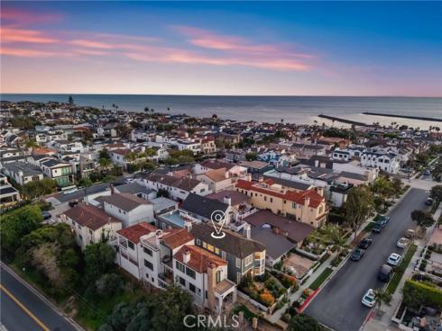 320  Heliotrope   Avenue, Corona del Mar, CA
