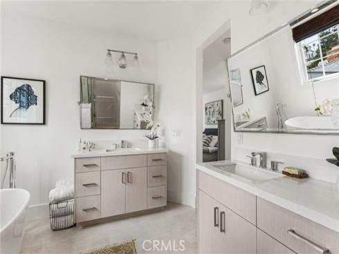 320  Heliotrope   Avenue, Corona del Mar, CA