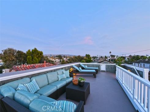 320  Heliotrope   Avenue, Corona del Mar, CA