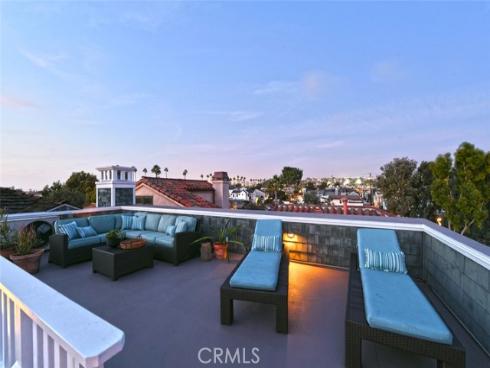 320  Heliotrope   Avenue, Corona del Mar, CA