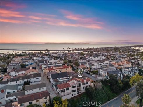 320  Heliotrope   Avenue, Corona del Mar, CA