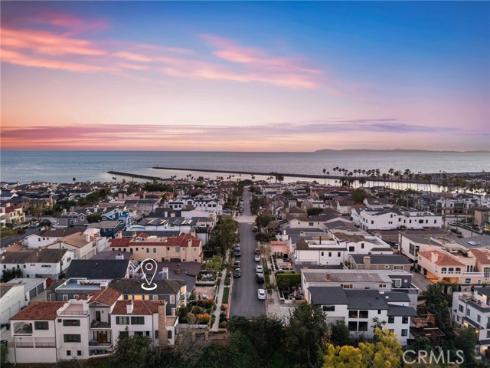 320  Heliotrope   Avenue, Corona del Mar, CA