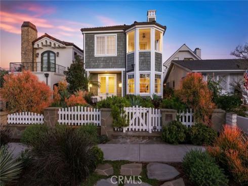 320  Heliotrope   Avenue, Corona del Mar, CA