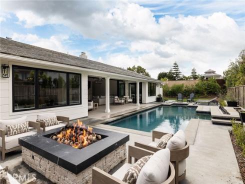 1  San Martin   Way, Corona del Mar, CA