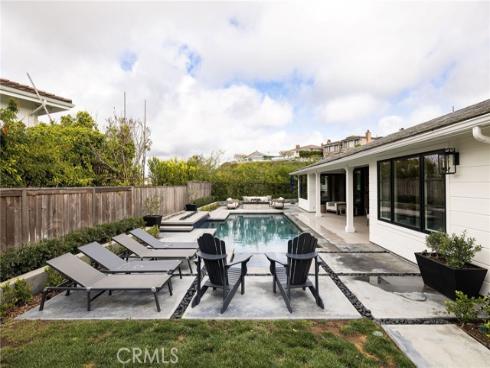 1  San Martin   Way, Corona del Mar, CA
