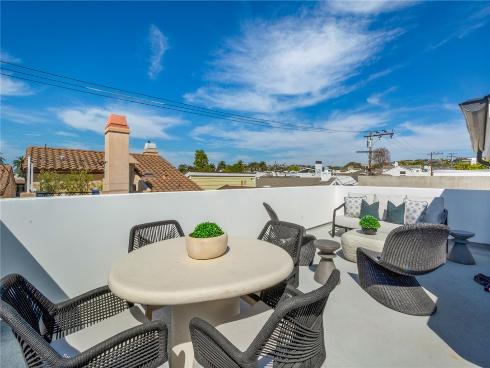 611 Narcissus Avenue, Corona del Mar, CA