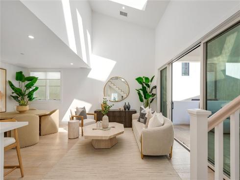 611 Narcissus Avenue, Corona del Mar, CA