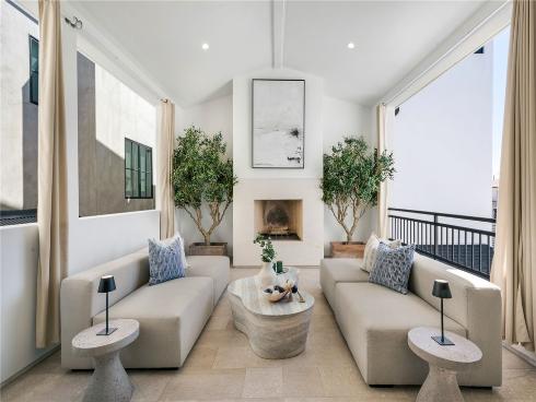 611 Narcissus Avenue, Corona del Mar, CA