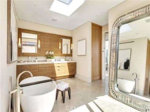 1231  Dolphin  , Corona del Mar, CA