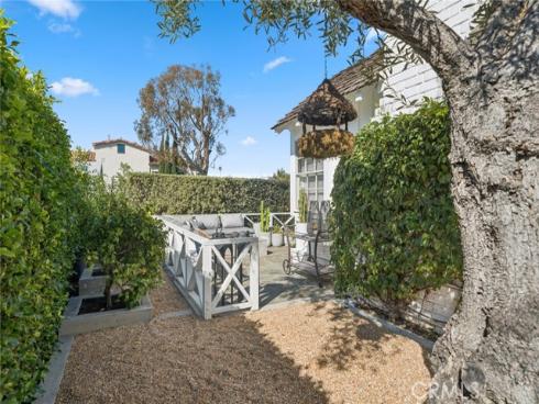 420  Acacia  , Corona del Mar, CA