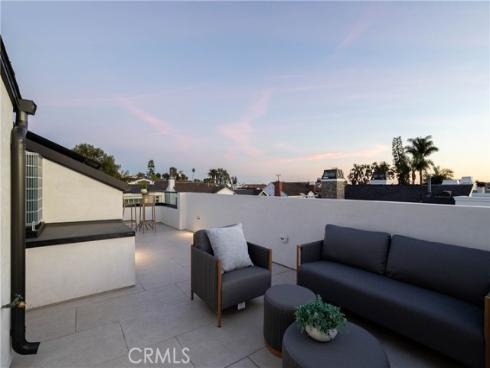 519 Narcissus A Avenue, Corona del Mar, CA