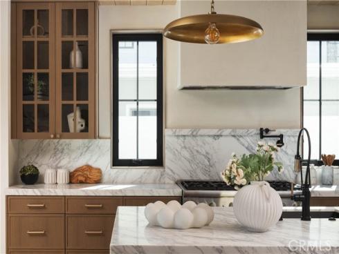 519 Narcissus A Avenue, Corona del Mar, CA