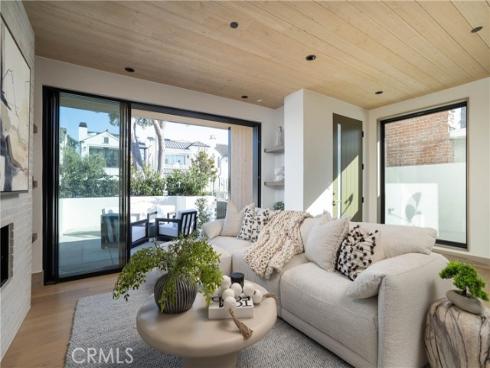 519 Narcissus A Avenue, Corona del Mar, CA