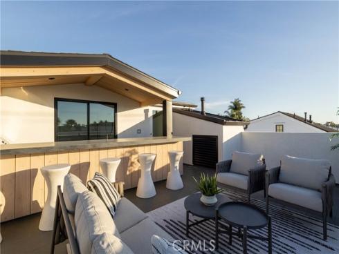 519 Narcissus B Avenue, Corona del Mar, CA